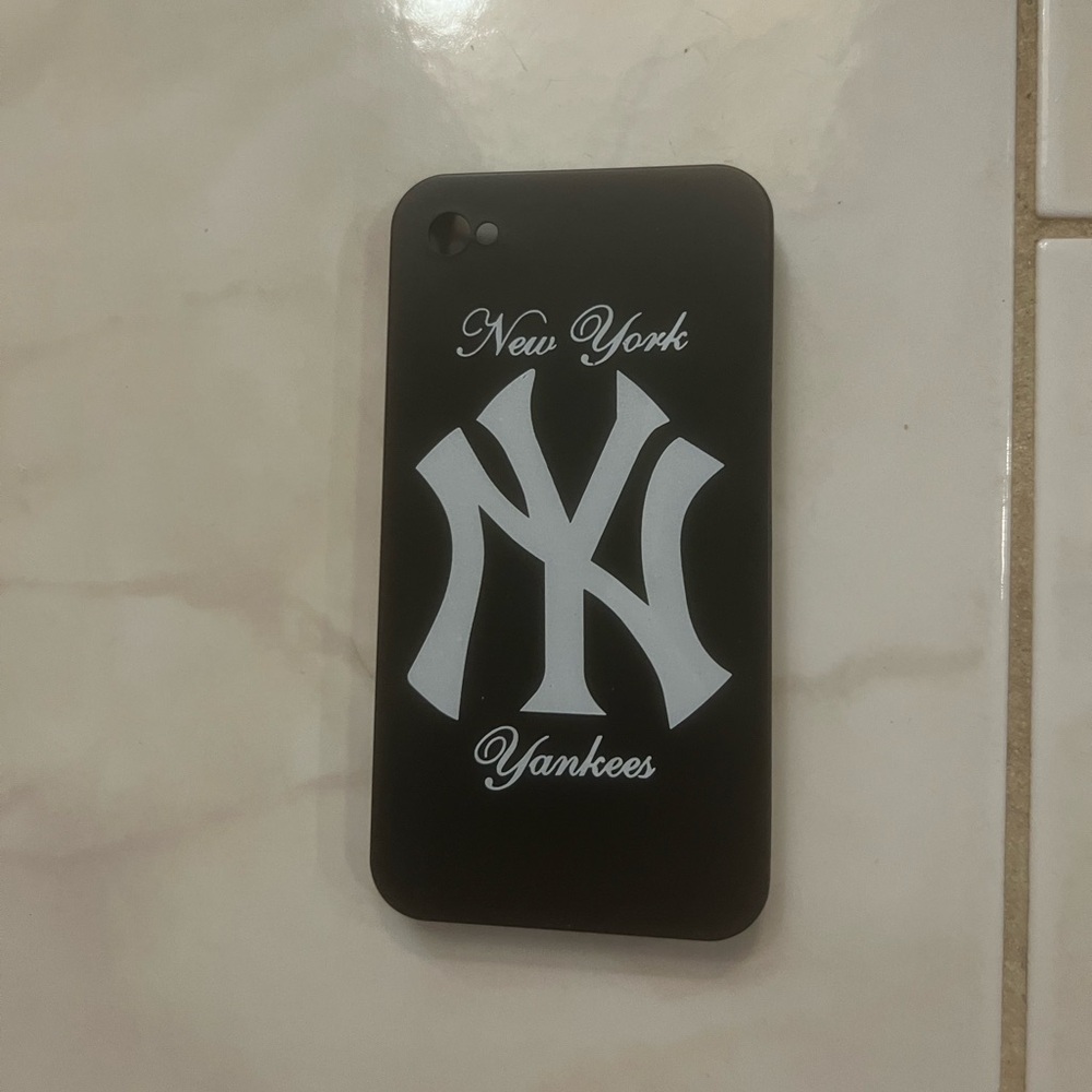 iPhone 4 Black Hardshell Phone Case with White New York Yankees and Logo